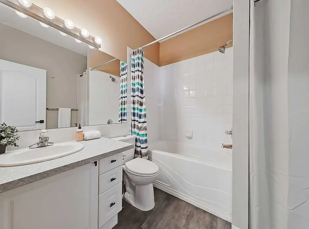 104 Prestwick Gardens SE Calgary AB T2Z 3V4