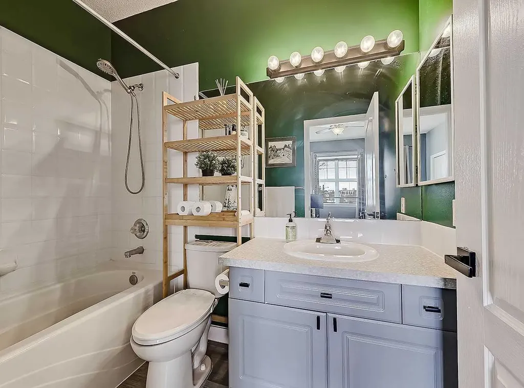 104 Prestwick Gardens SE Calgary AB T2Z 3V4