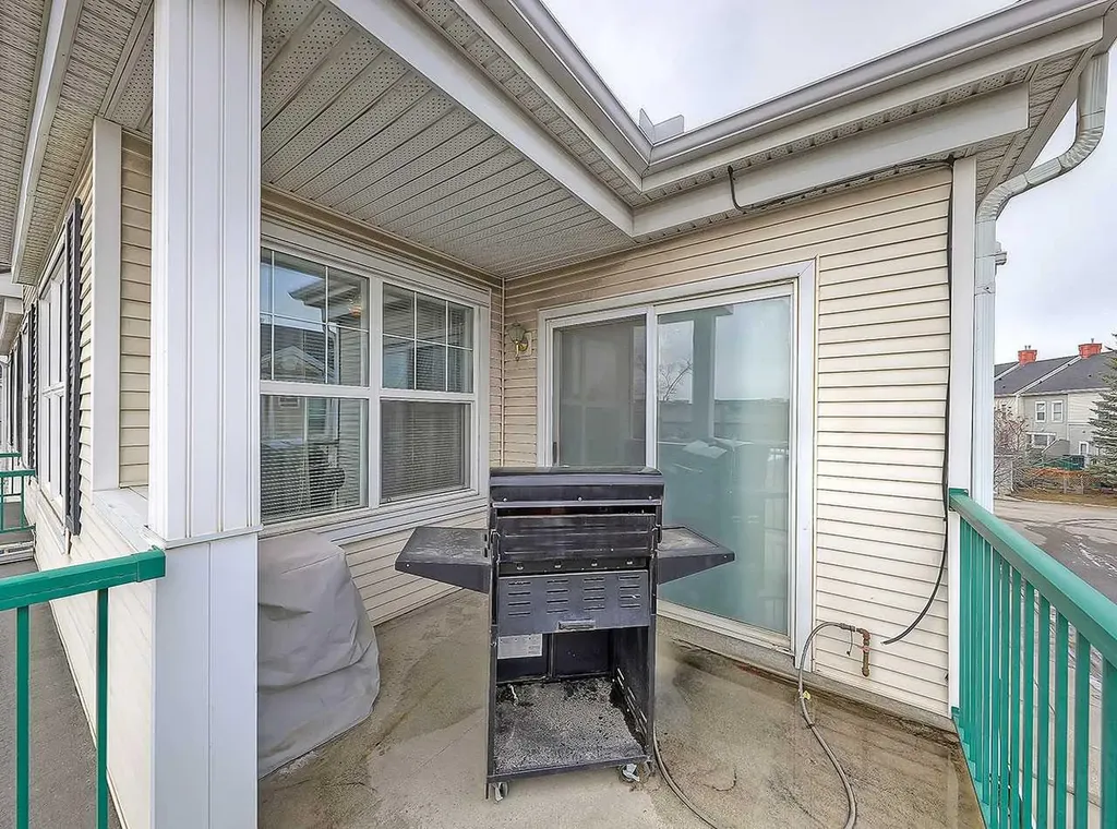 104 Prestwick Gardens SE Calgary AB T2Z 3V4