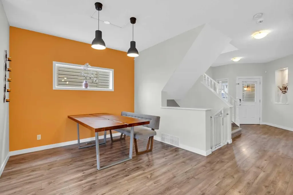 19 Bridleridge Green SW Calgary AB T2Y 0E4