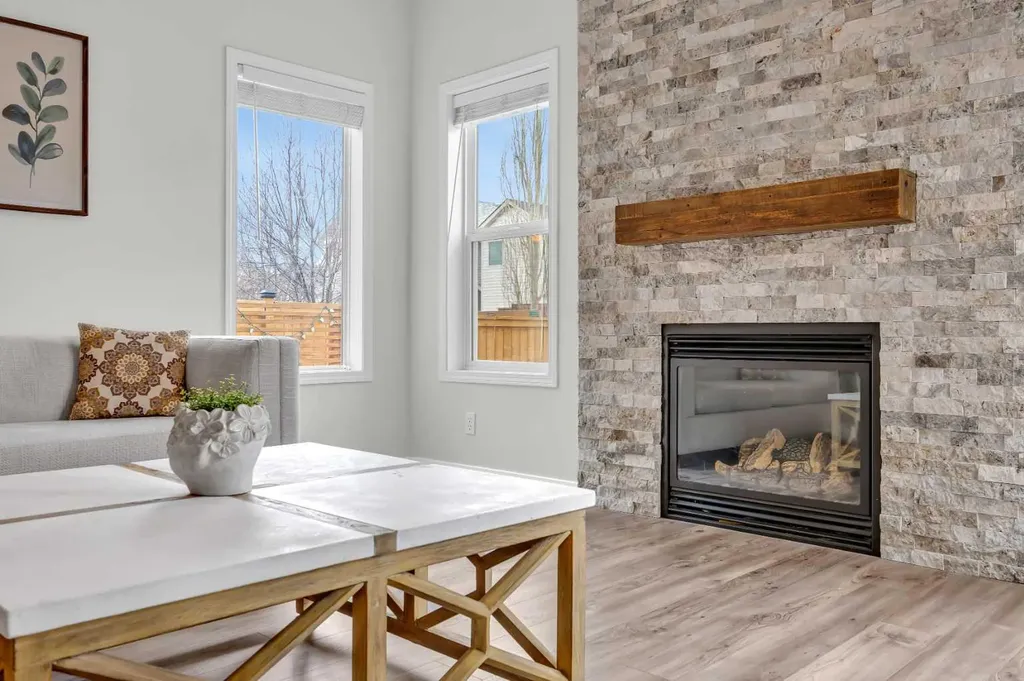 19 Bridleridge Green SW Calgary AB T2Y 0E4