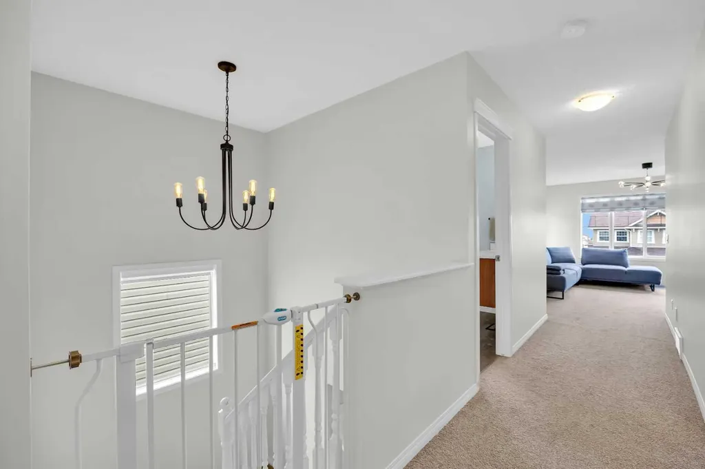 19 Bridleridge Green SW Calgary AB T2Y 0E4