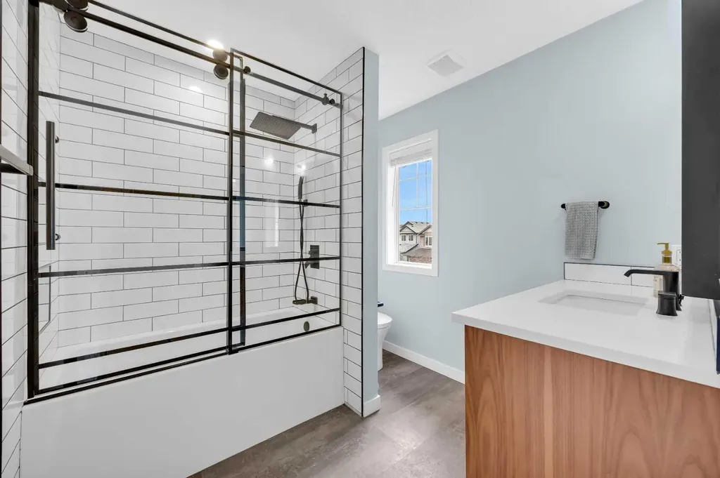 19 Bridleridge Green SW Calgary AB T2Y 0E4