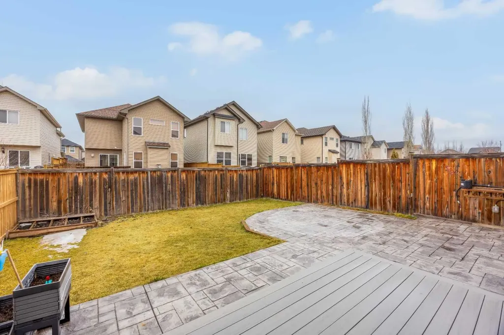 19 Bridleridge Green SW Calgary AB T2Y 0E4