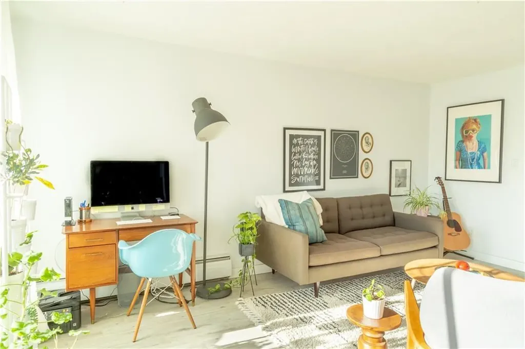 523 15 Avenue SW Calgary AB T2R 0R3