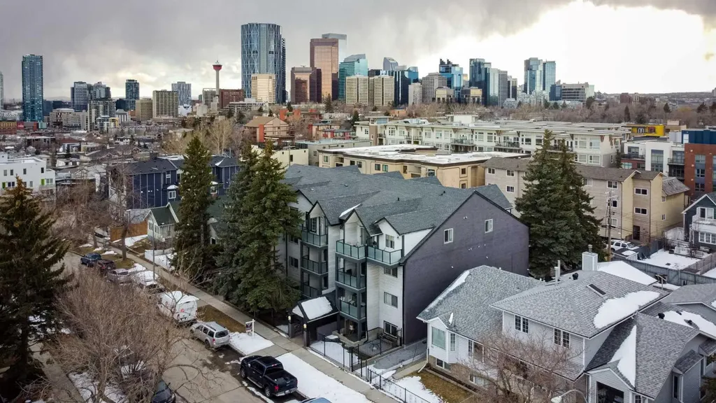 717 4a Street NE Calgary AB T2E 3W1