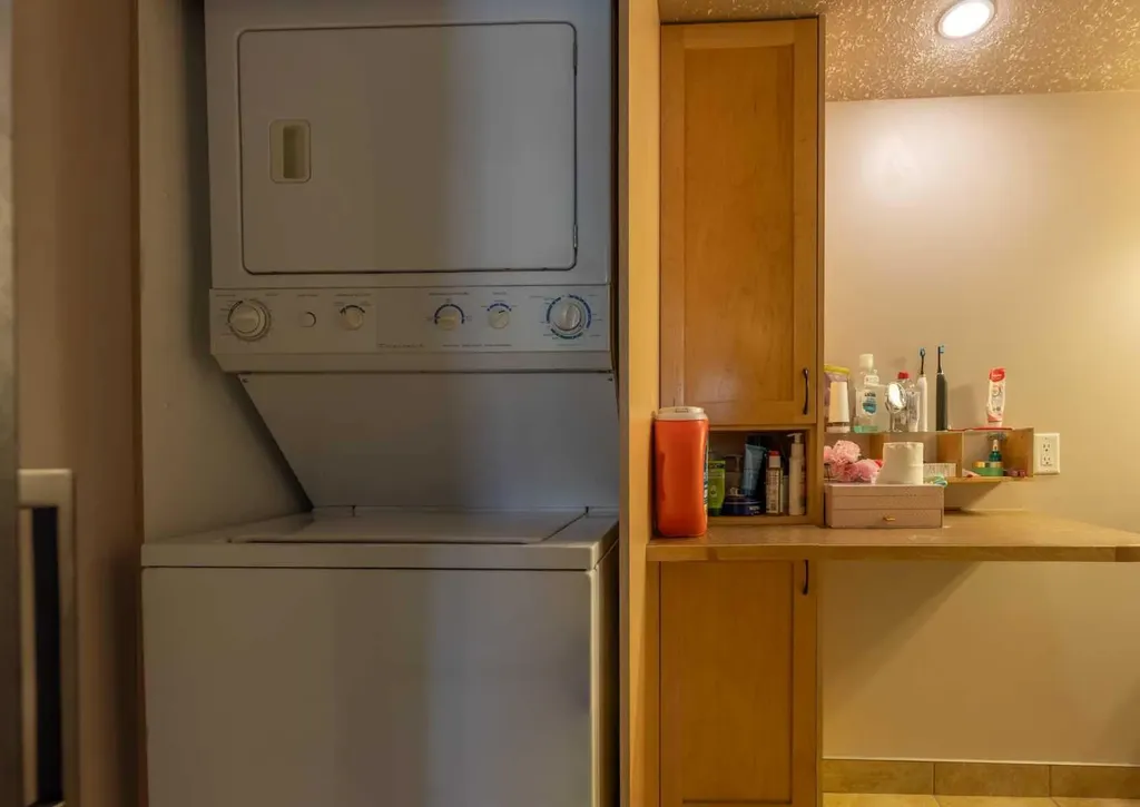 717 4a Street NE Calgary AB T2E 3W1