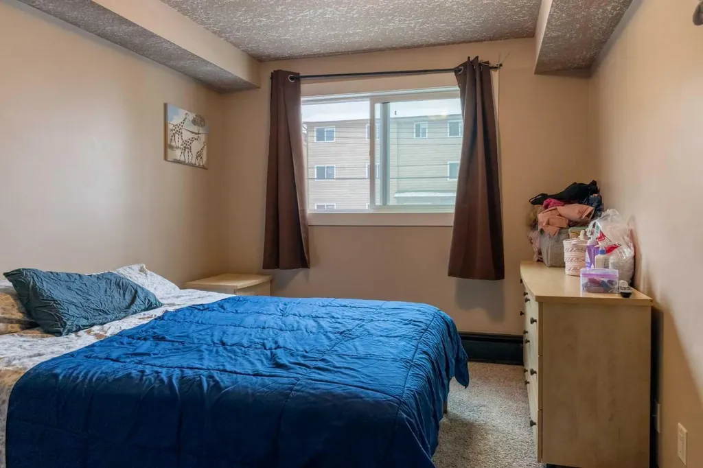 717 4a Street NE Calgary AB T2E 3W1