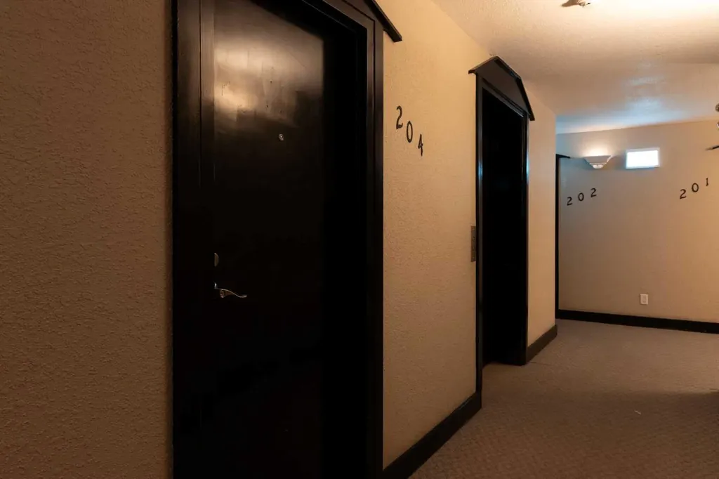 717 4a Street NE Calgary AB T2E 3W1