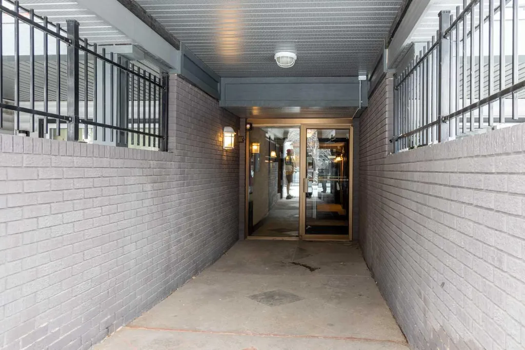 717 4a Street NE Calgary AB T2E 3W1
