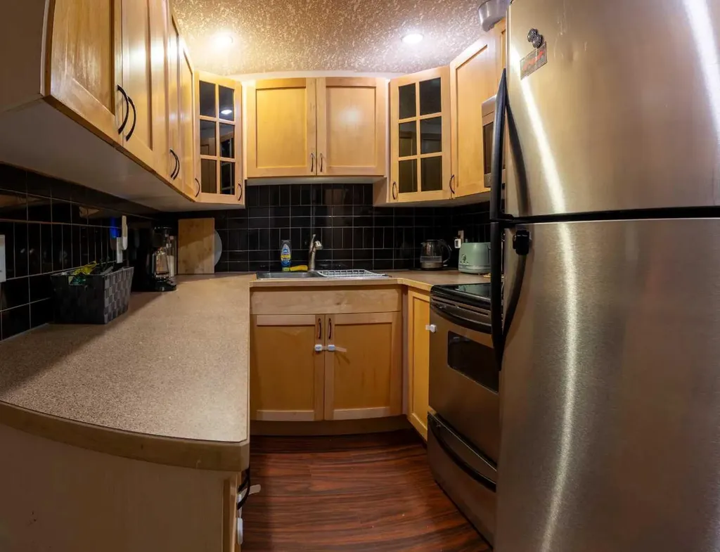 717 4a Street NE Calgary AB T2E 3W1