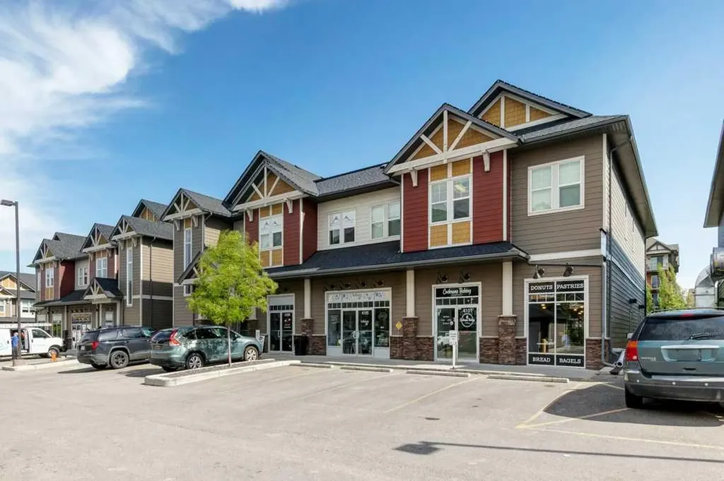 15 Sunset Square Cochrane AB T4C0E7