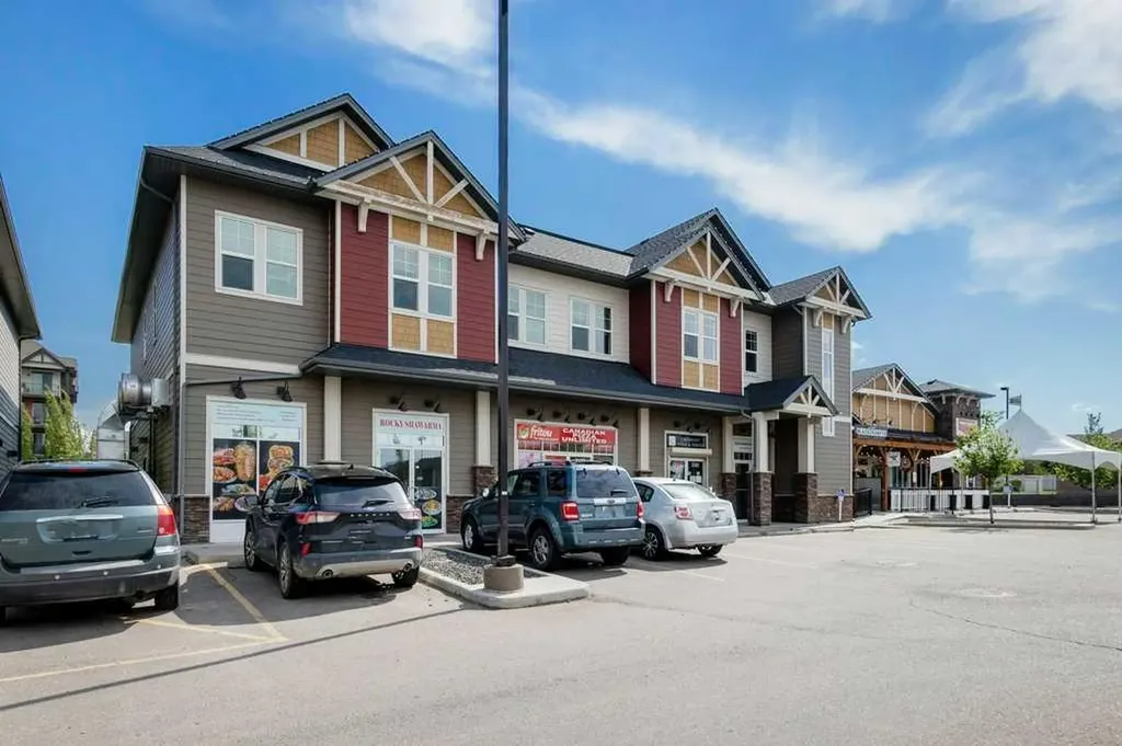 15 Sunset Square Cochrane AB T4C0E7