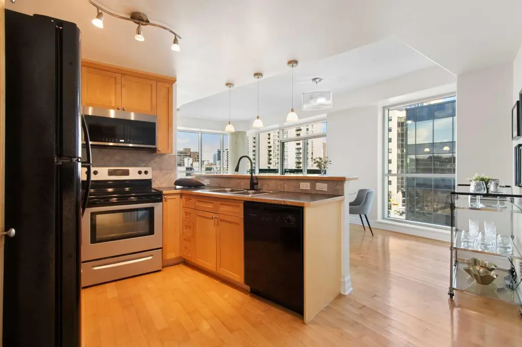 836 15 Avenue SW Calgary AB T2R 1S2