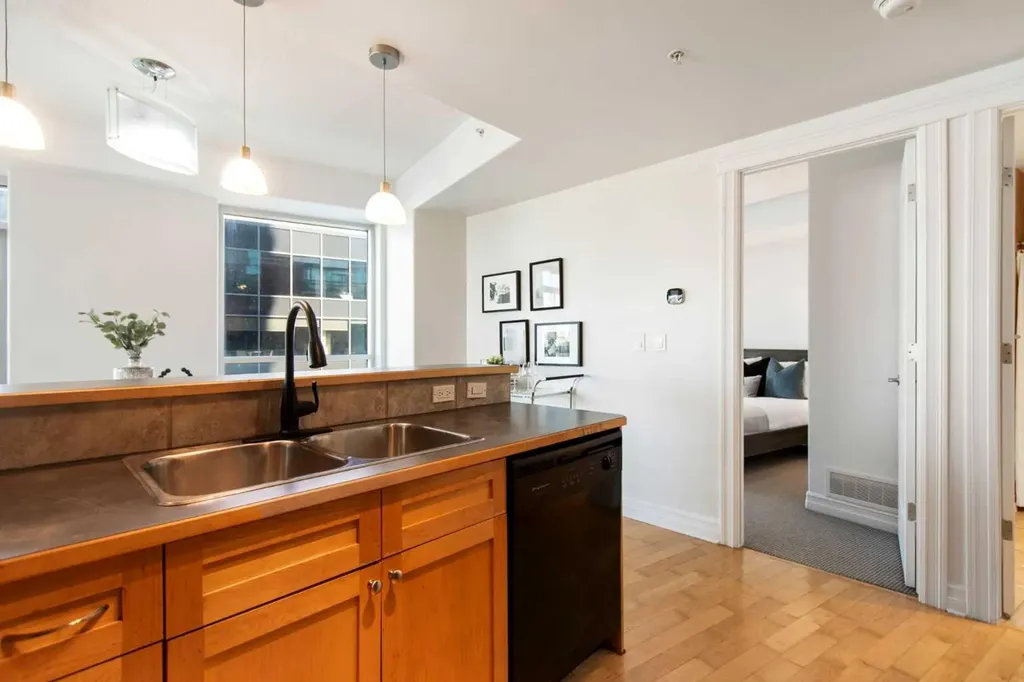 836 15 Avenue SW Calgary AB T2R 1S2
