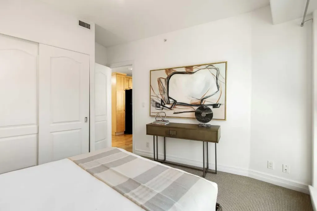 836 15 Avenue SW Calgary AB T2R 1S2