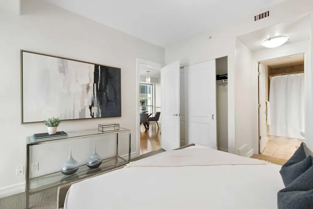 836 15 Avenue SW Calgary AB T2R 1S2