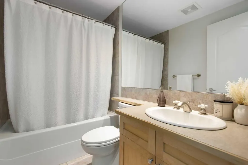 836 15 Avenue SW Calgary AB T2R 1S2