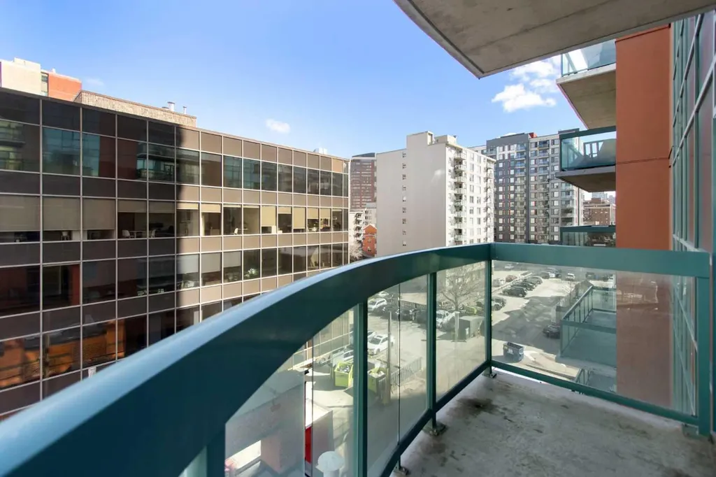 836 15 Avenue SW Calgary AB T2R 1S2