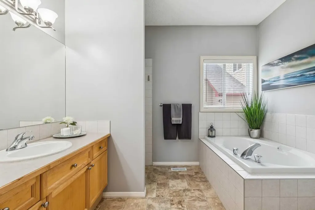 328 Cove Road Chestermere AB T1X 1L5