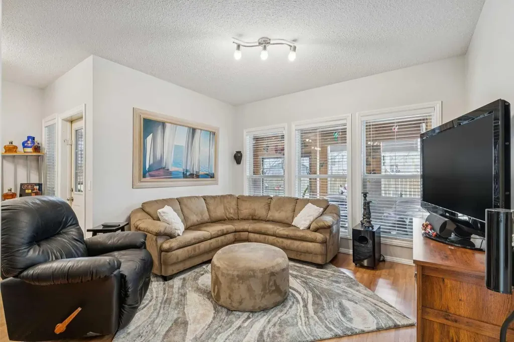 328 Cove Road Chestermere AB T1X 1L5