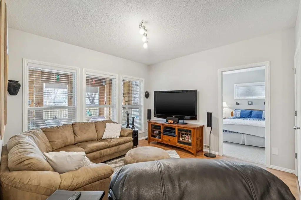 328 Cove Road Chestermere AB T1X 1L5