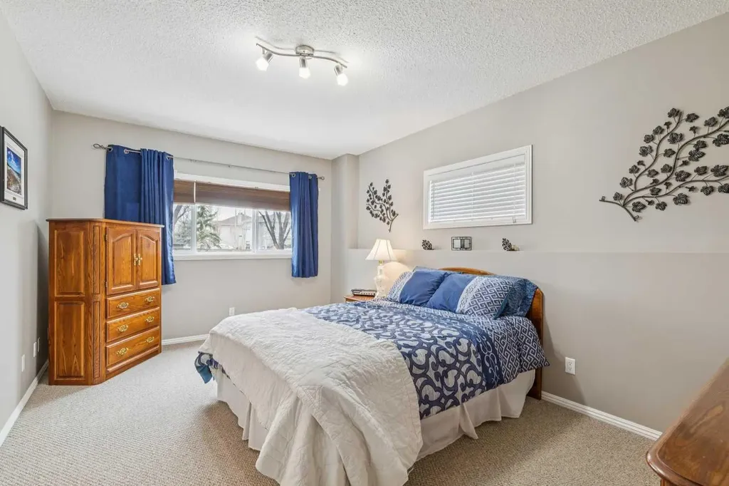 328 Cove Road Chestermere AB T1X 1L5