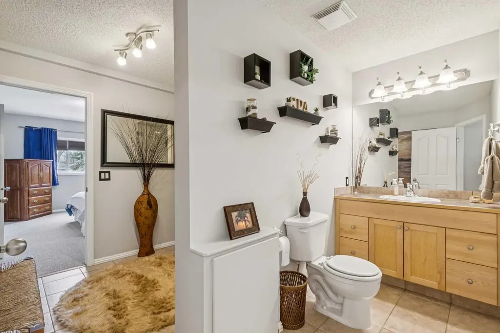 328 Cove Road Chestermere AB T1X 1L5
