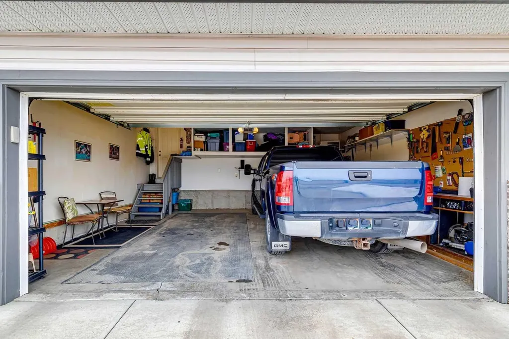 328 Cove Road Chestermere AB T1X 1L5