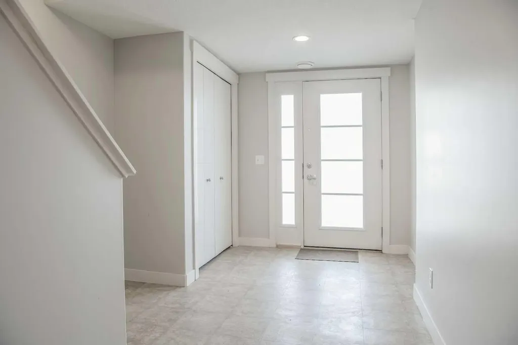 206 Redstone View NE Calgary AB T3N 0M9