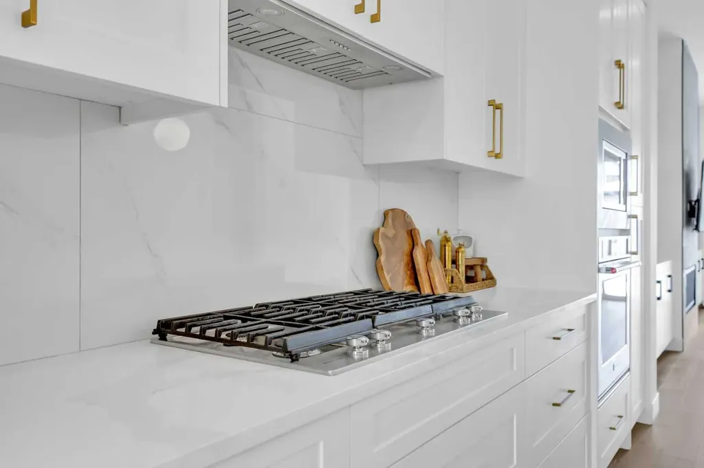 2625 29 Street SW Calgary AB T3E 2K6