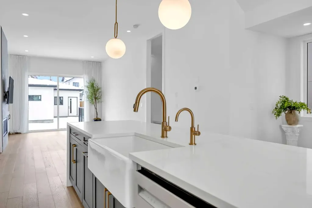 2625 29 Street SW Calgary AB T3E 2K6