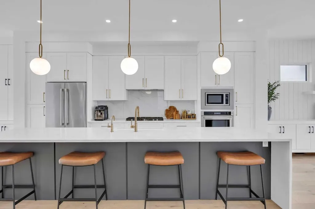 2625 29 Street SW Calgary AB T3E 2K6