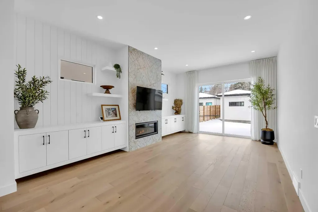 2625 29 Street SW Calgary AB T3E 2K6
