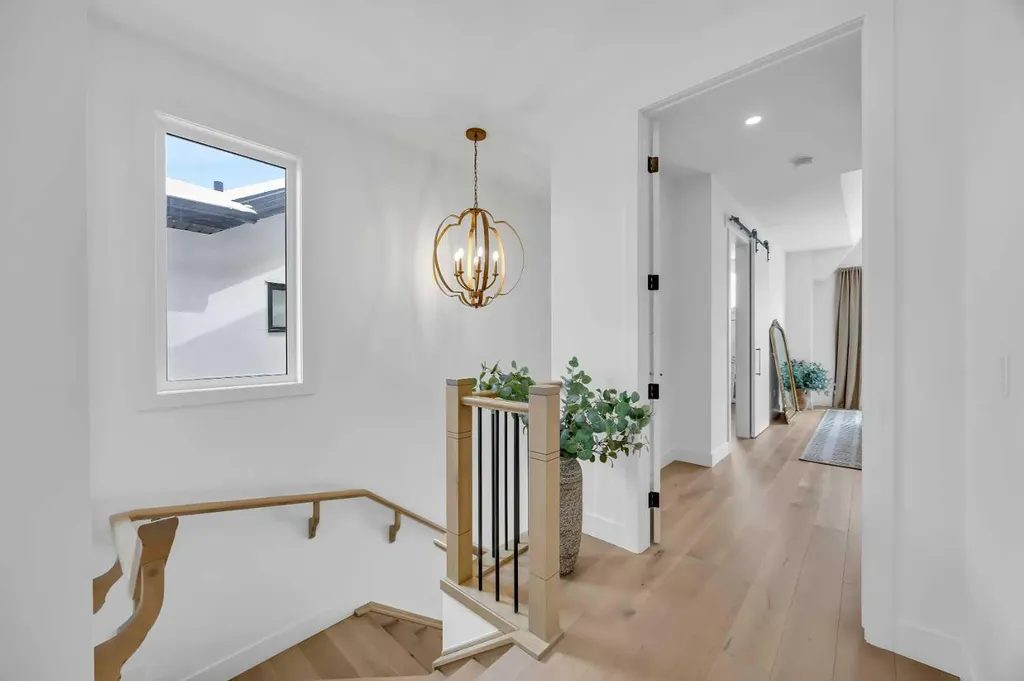 2625 29 Street SW Calgary AB T3E 2K6