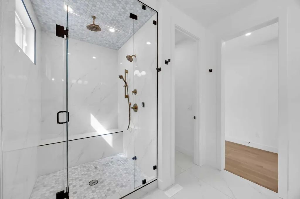 2625 29 Street SW Calgary AB T3E 2K6