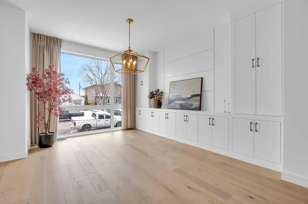 2625 29 Street SW Calgary AB T3E 2K6