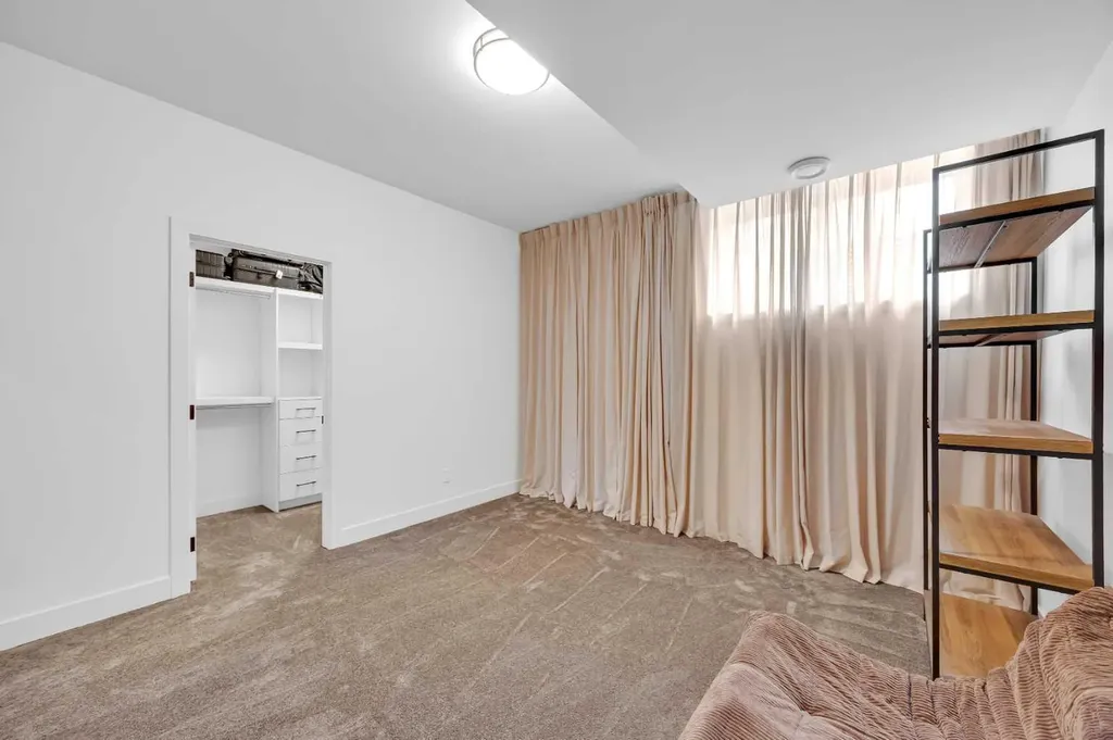 2625 29 Street SW Calgary AB T3E 2K6