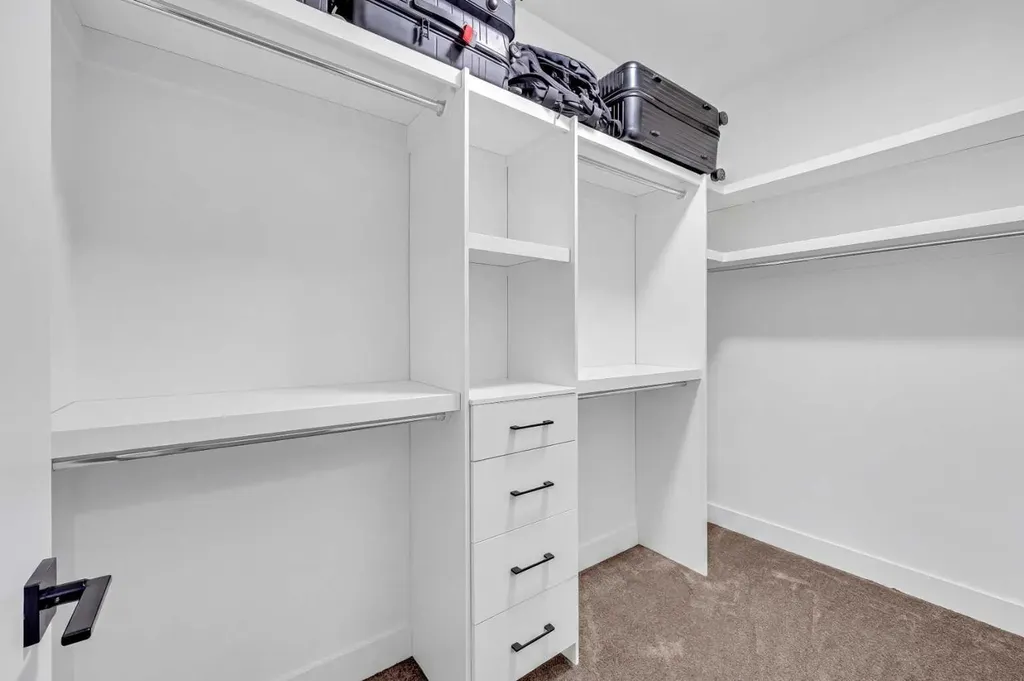 2625 29 Street SW Calgary AB T3E 2K6