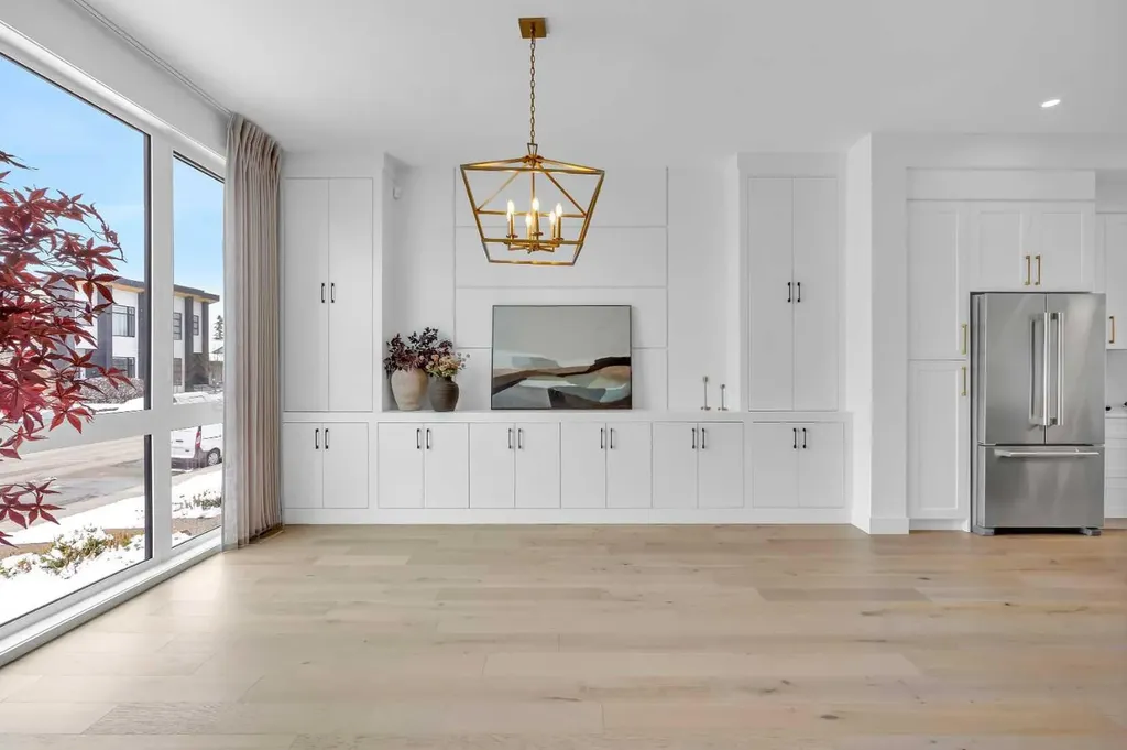 2625 29 Street SW Calgary AB T3E 2K6