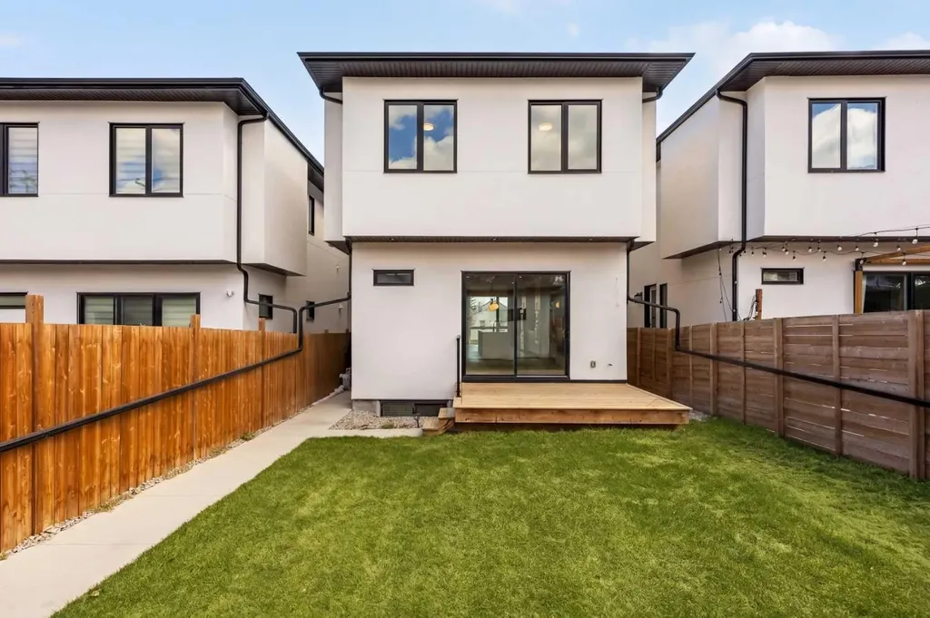 2625 29 Street SW Calgary AB T3E 2K6