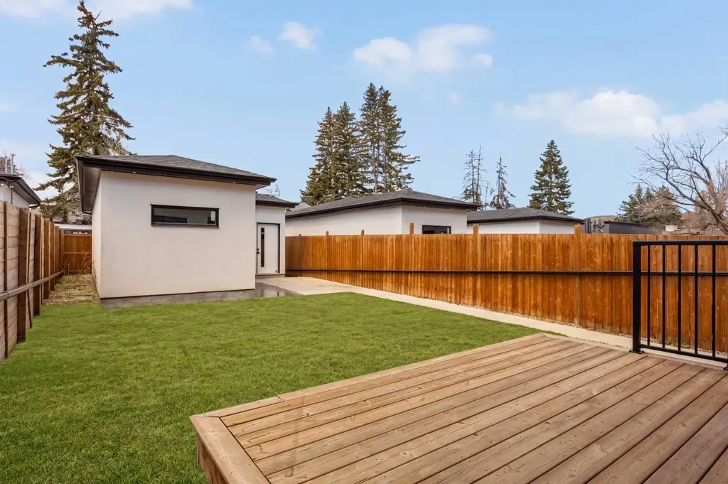 2625 29 Street SW Calgary AB T3E 2K6
