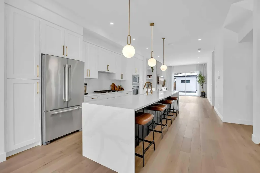 2625 29 Street SW Calgary AB T3E 2K6