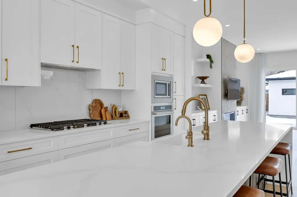 2625 29 Street SW Calgary AB T3E 2K6