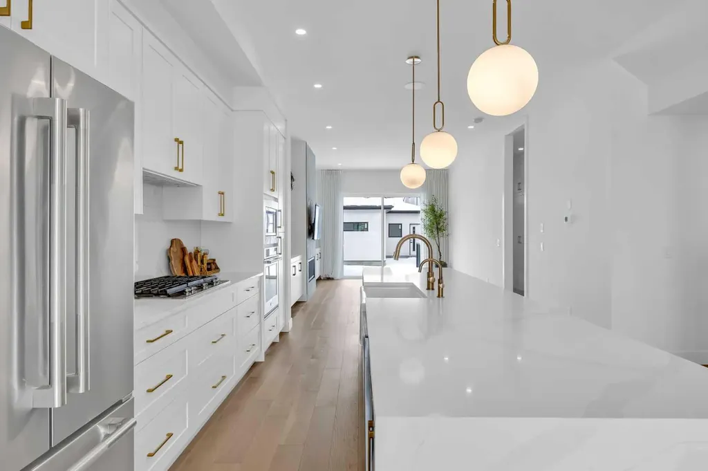 2625 29 Street SW Calgary AB T3E 2K6