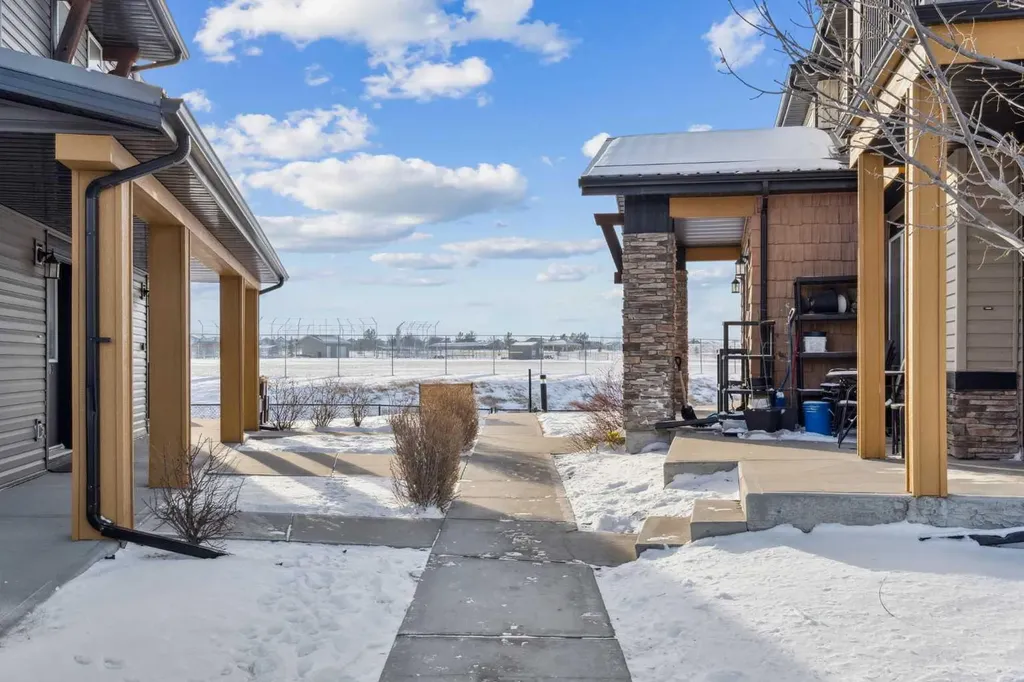 2781 Chinook Winds Drive SW Airdrie AB T4B 3S5