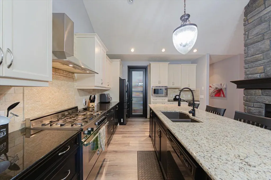115 Montclair Place Rural Rocky View County AB T4C 0A7