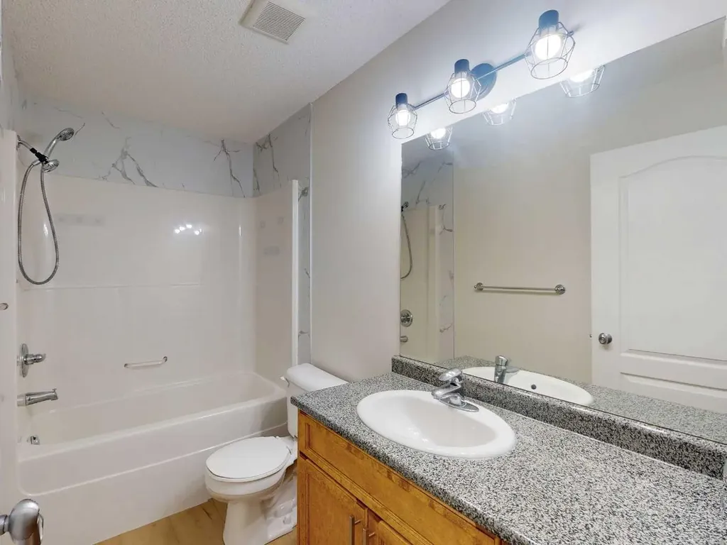 2370 Bayside Road SW Airdrie AB T4B 0M9