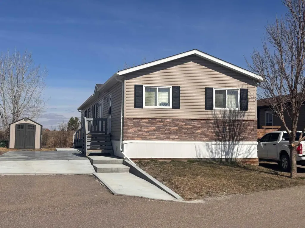 Coaldale AB, 4008 Applewood Road