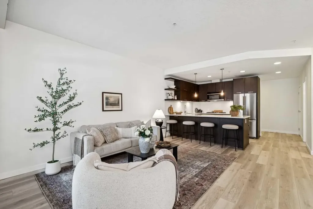 721 4 Street NE Calgary AB T2E 3S7